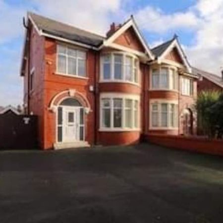 Hidden Gem W/ Parking Short Walk To Pleasure Beach Blackpool Exteriör bild