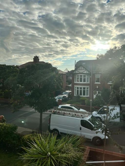 Hidden Gem W/ Parking Short Walk To Pleasure Beach Blackpool Exteriör bild