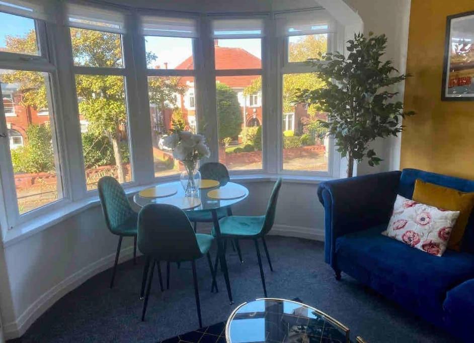 Hidden Gem W/ Parking Short Walk To Pleasure Beach Blackpool Exteriör bild