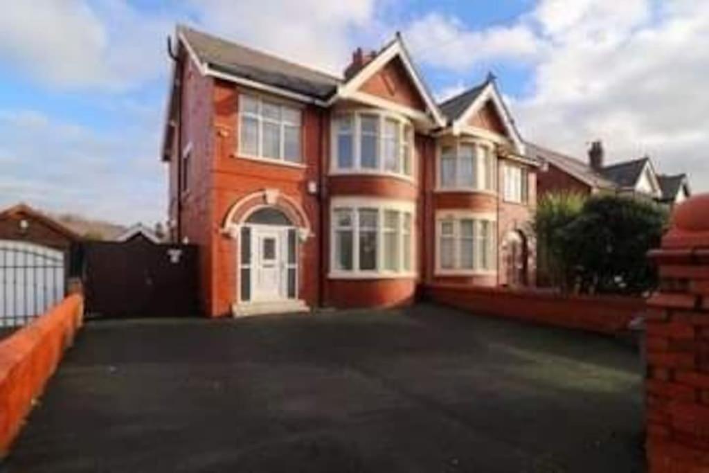 Hidden Gem W/ Parking Short Walk To Pleasure Beach Blackpool Exteriör bild