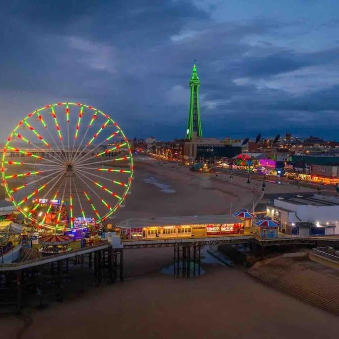 Hidden Gem W/ Parking Short Walk To Pleasure Beach Blackpool Exteriör bild